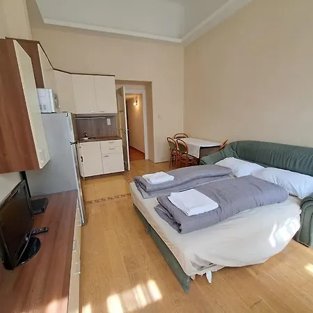 Lovely In The Centre At Opera Apartment Budapest